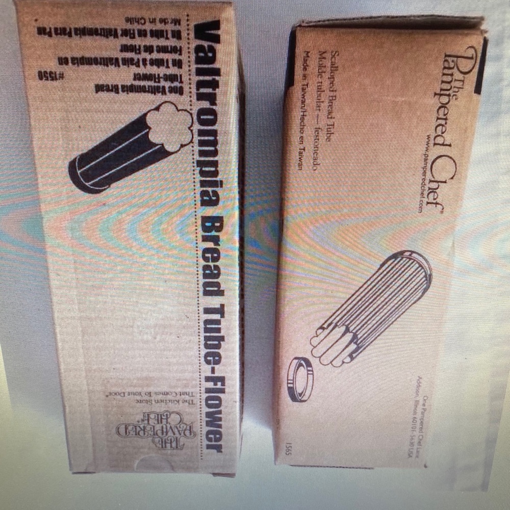 Pampered Chef ~ Valtrompia Scalloped Bread Tubes